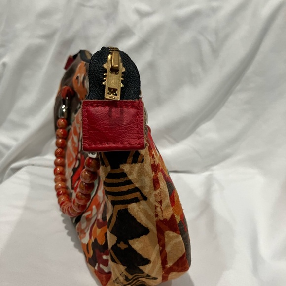 Mountainhen Handbag - Picture 5 of 6